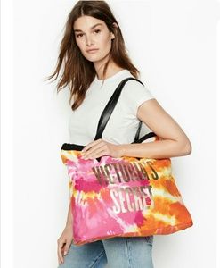 SUPER CUTE TIE DYE TOTE BAG VICTORIA'S SECRET NWT!